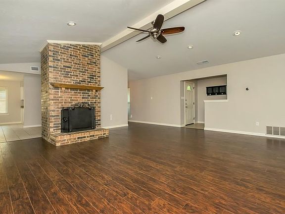 5th image of 1404 Ivywood Dr