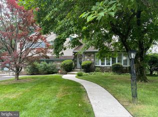 300 Old Farm Rd, Wyncote, PA 19095