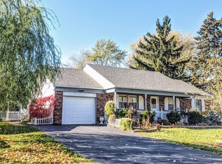 731 Indian Spring Ln, Buffalo Grove, IL 60089