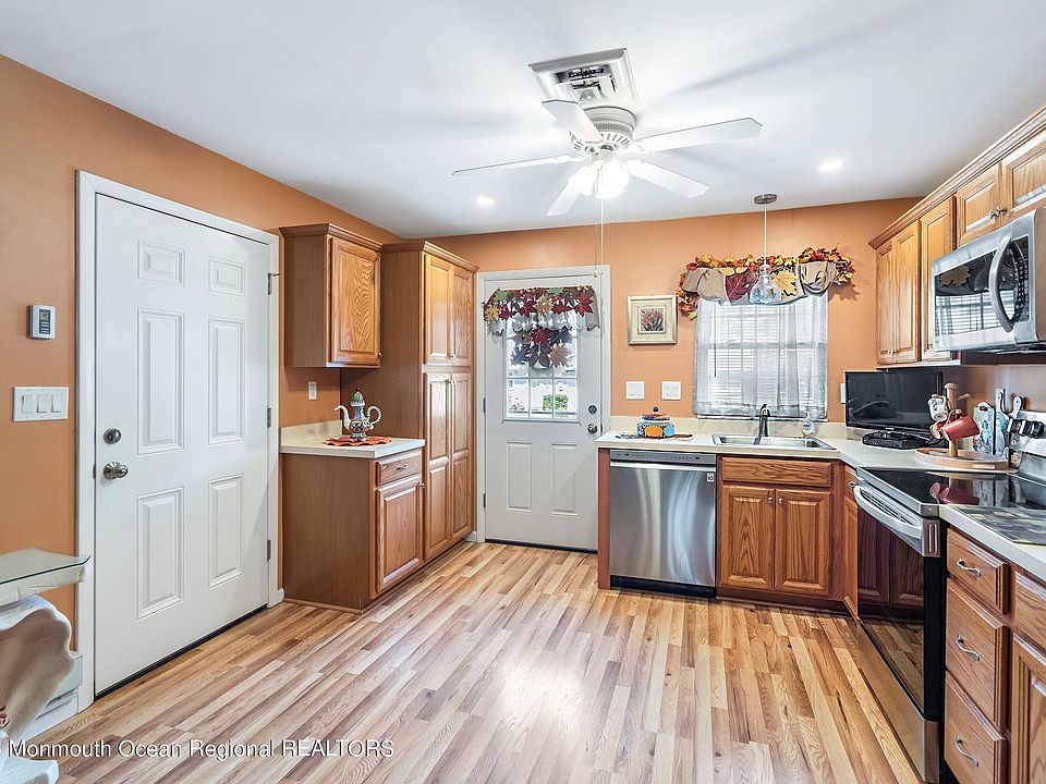1st image of 1140B Argyll Circle