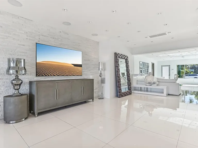 1231 Stillwater Dr — Photo 17
