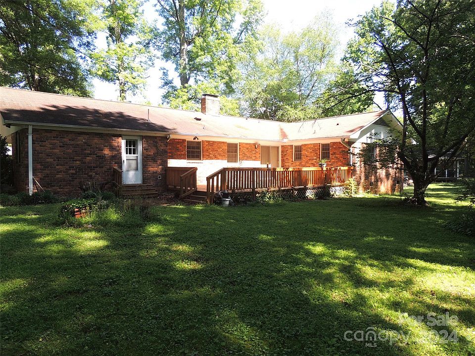 2nd image of 3101 Parkstone Dr