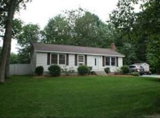 82 Riverside Dr, Fremont, NH 03044