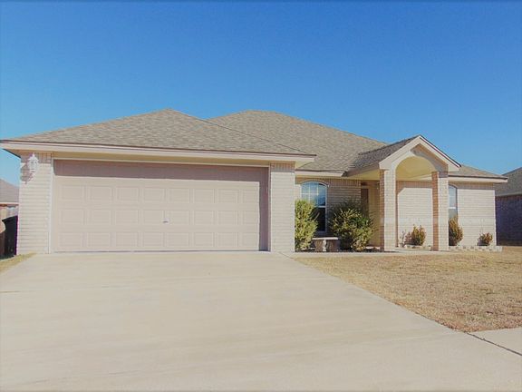 3rd image of 1301 Copper Creek Dr
