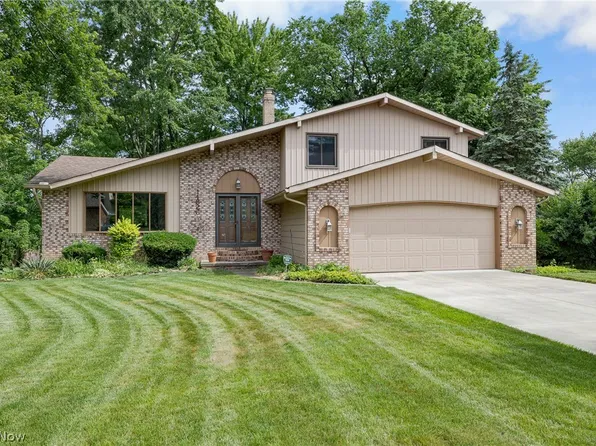 14826 Stone Creek Oval, Strongsville, OH 44136