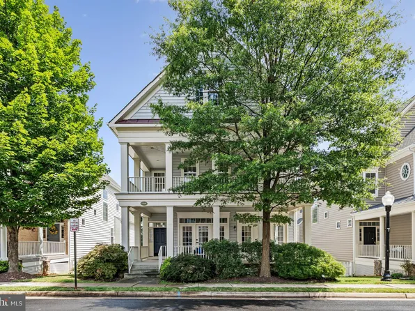 17558 Lethridge Cir, Round Hill, VA 20141