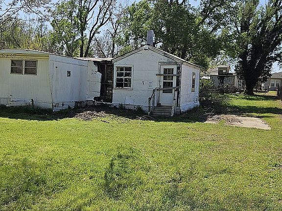 2nd image of 414 S 2nd St