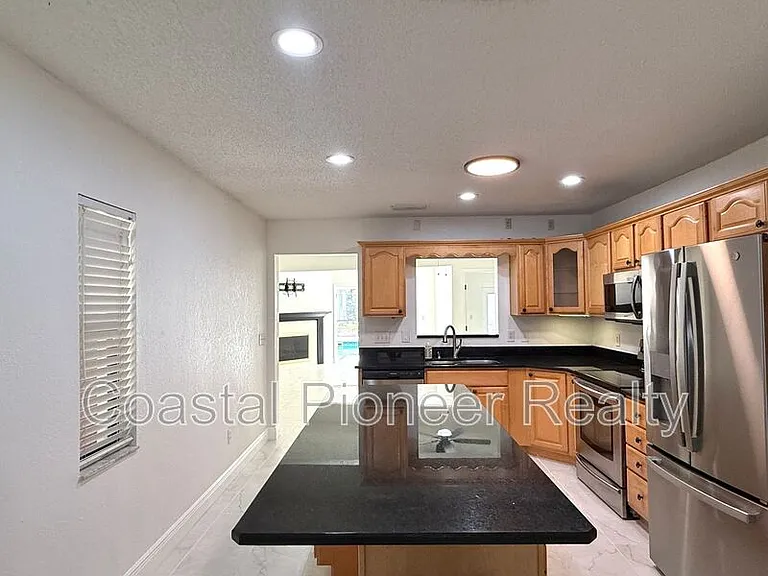 18306 Crawley Rd — Photo 12