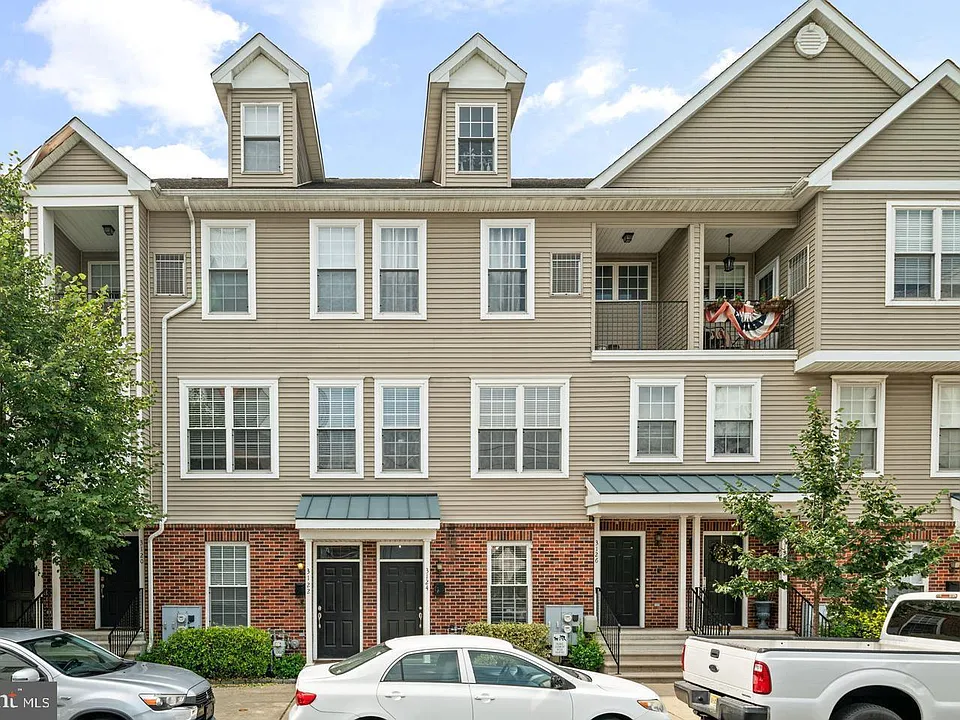 3124 W Master St