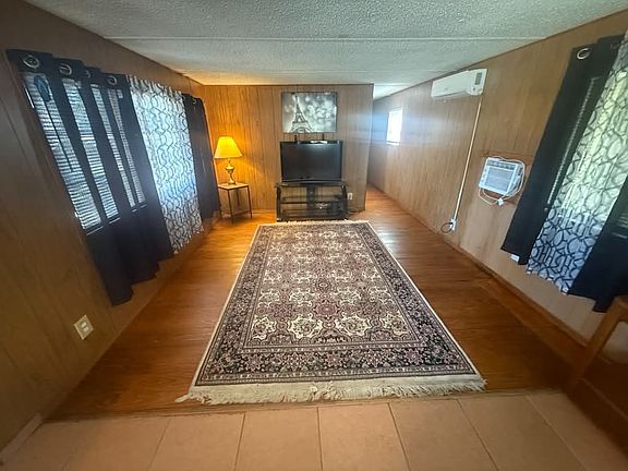 2nd image of 559 Commonwealth Blvd