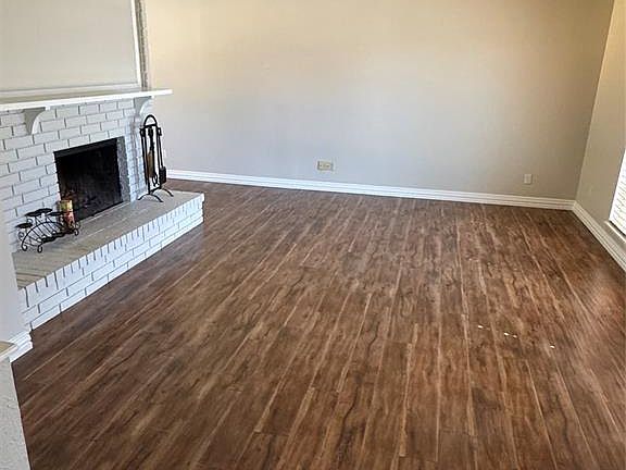 3rd image of 418 Cambria Dr #418