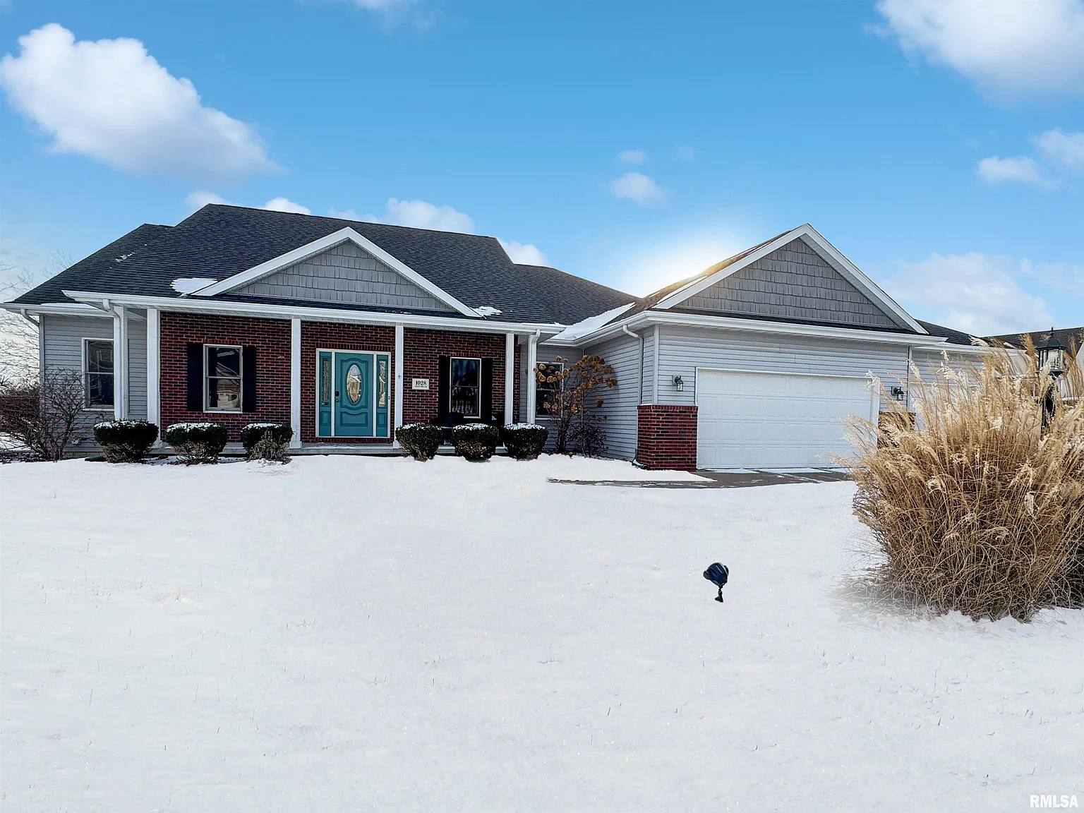 1028 Greenbrier Ln photo 1