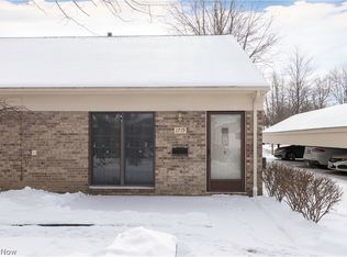 1719 W Hampton Dr, Youngstown, OH 44515