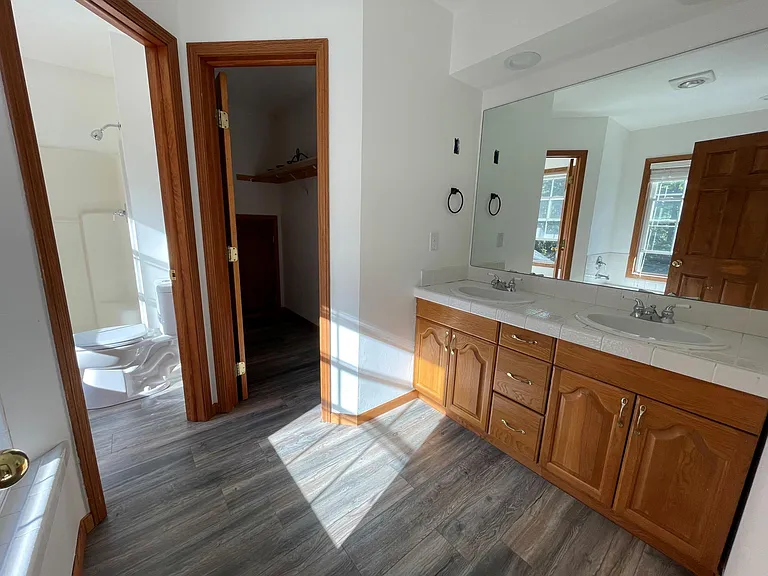 687 Crescent Lake Rd — Photo 23