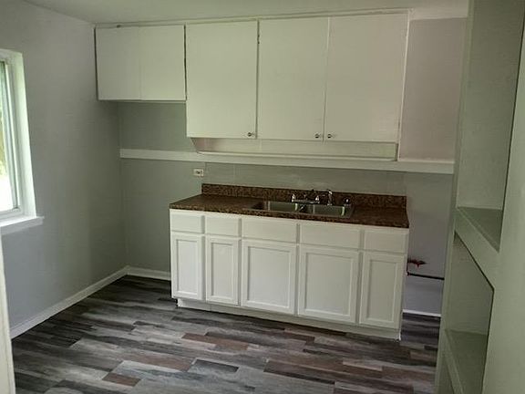 3rd image of 31809 Shiawassee St