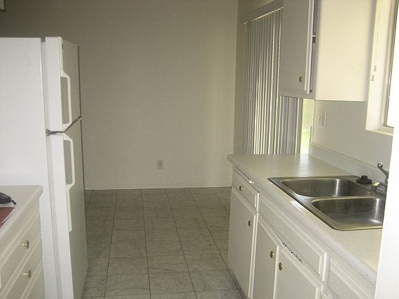 3rd image of 33064 Adelfa St