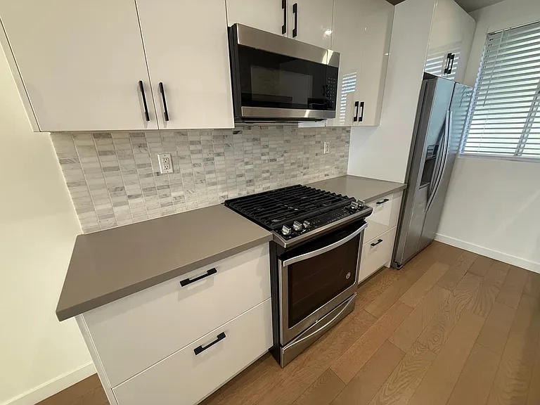 850 2nd St #304 — Photo 7