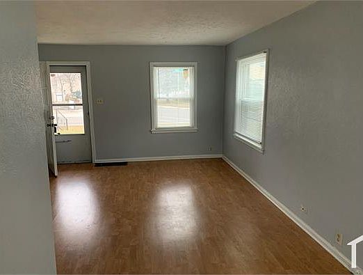 5th image of 932 W Colfax Ave