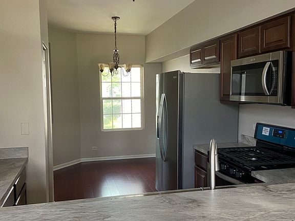 3rd image of 947 Mesa Dr