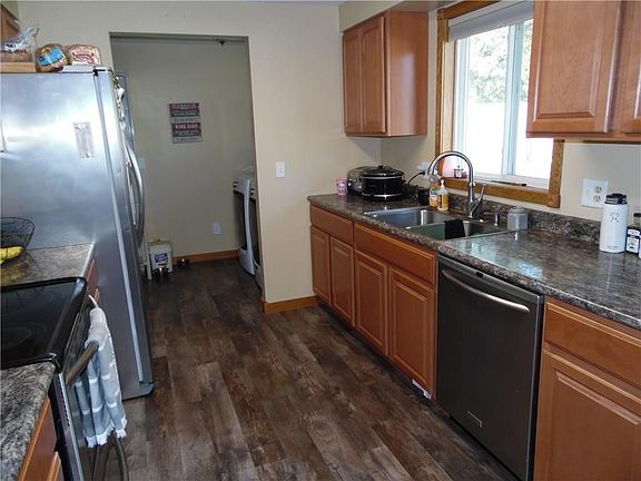 2nd image of 6 W Clark Ave