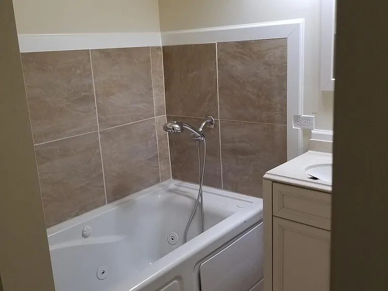 5802 Roosevelt Way NE — Photo 11