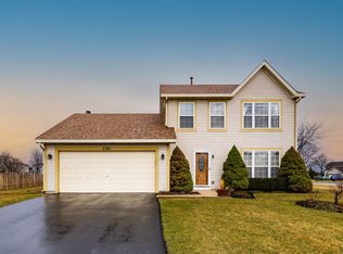 2301 N Essex Ln, Round Lake Beach, IL