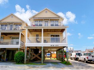 818 N New River Dr APT 100, Surf City, NC 28445
