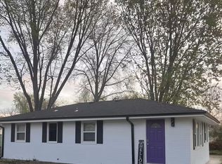 818 Tuttle St, Manhattan, KS 66502