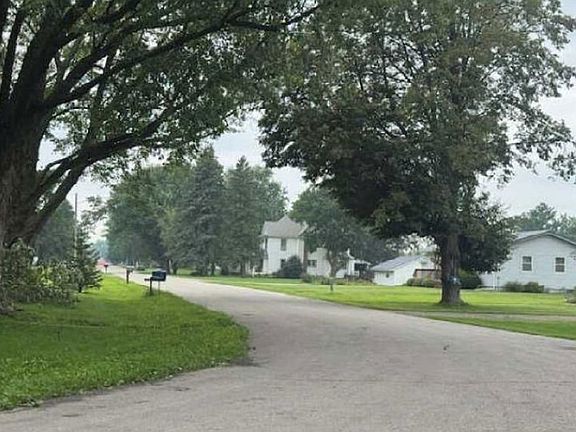 Exterior Neighborhood (street photo)
