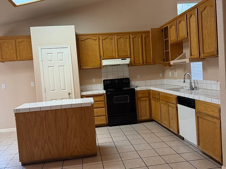 5518 E Byrd Ave — Photo 27