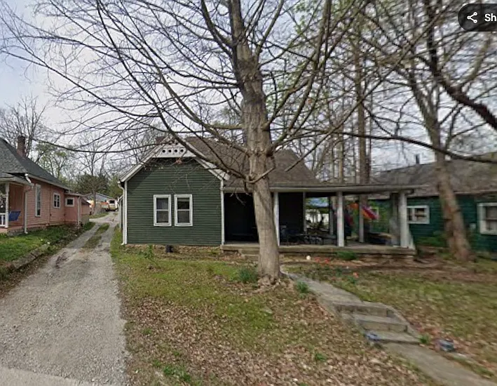 3 bed, 1281 sqft, $2,100 — Photo 2