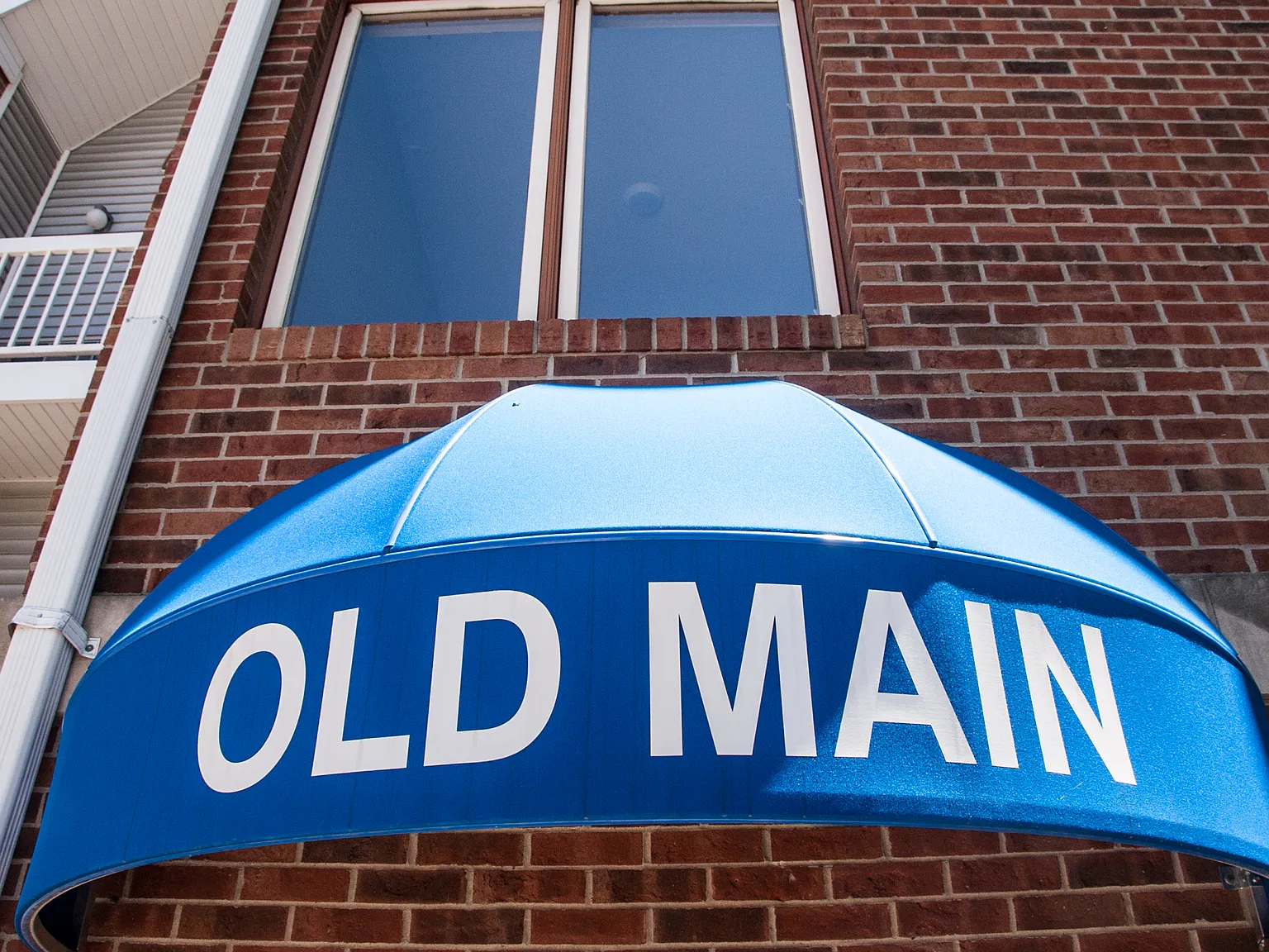 Old Main and Drake Apartments — Photo 3