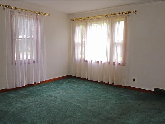 3rd image of 322 New York Blvd