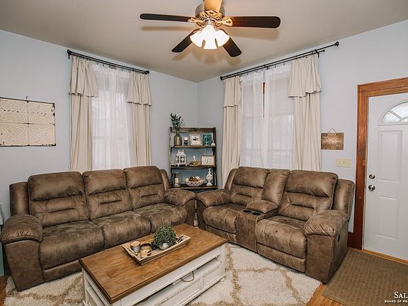 3rd image of 114 E Republic Ave