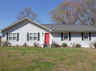 4140 Willmeade Dr, Winston Salem, NC 27127