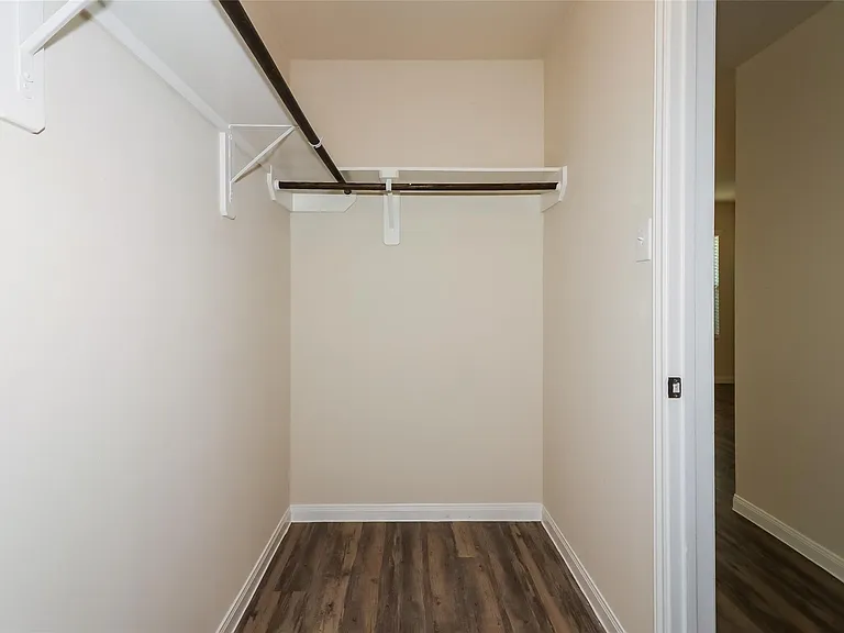 5823 Dawn Misty Ln — Photo 10