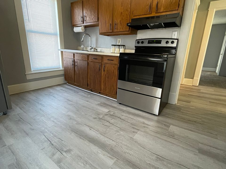 1st image of 125 W 20th St #B