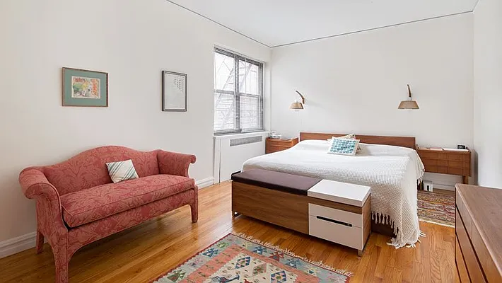 Sold by Park Property Advisors | media 28