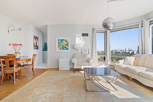 Rented by Compass | media 30