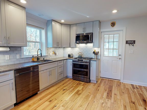 4th image of 5420 Dawes Ave