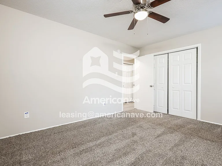 1192117_009_wm_-_main_bedroom_12972145.jpg