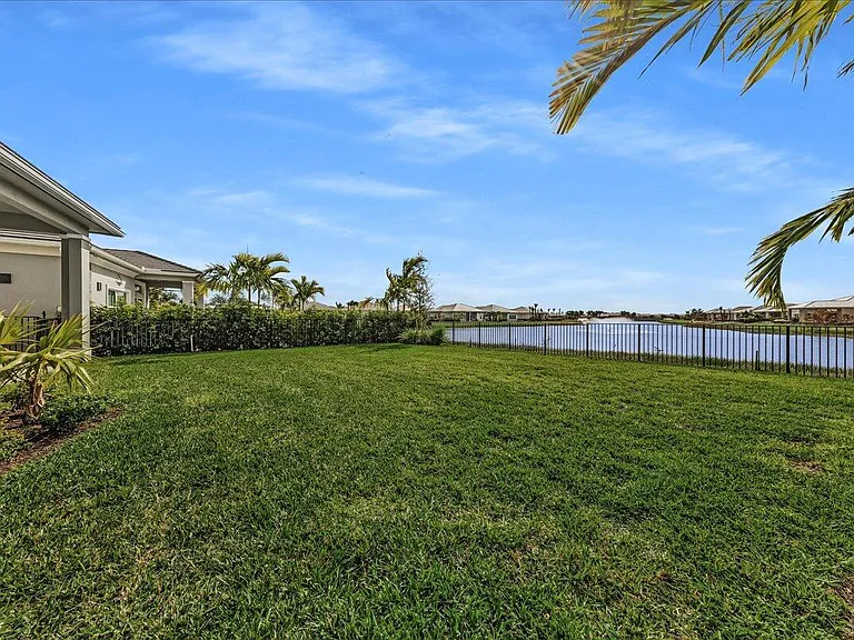 10161 Timber Creek Way — Photo 3