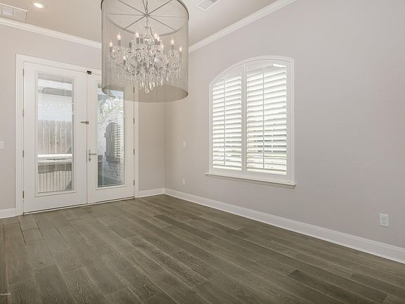 4th image of 211 Banks Dr