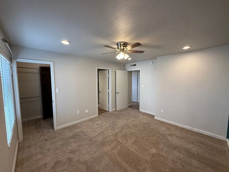 3701 Colonial Dr #201 — Photo 24