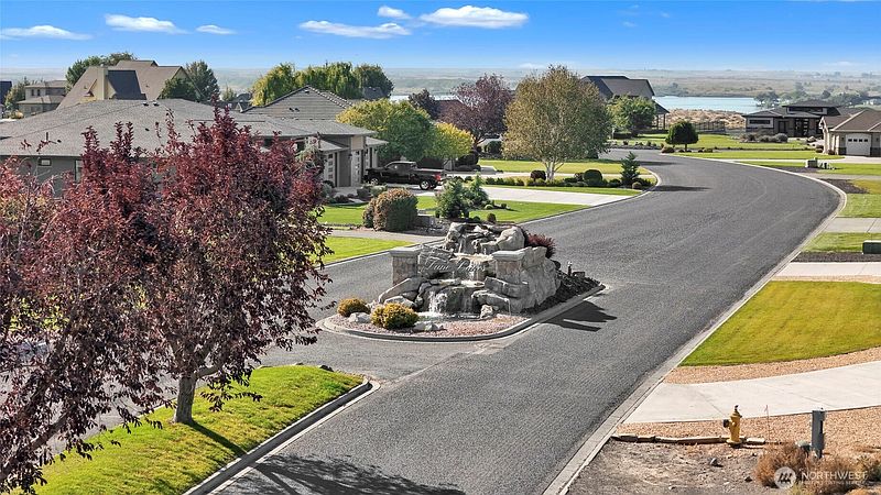 3rd image of 7524 Dune Lake Road SE