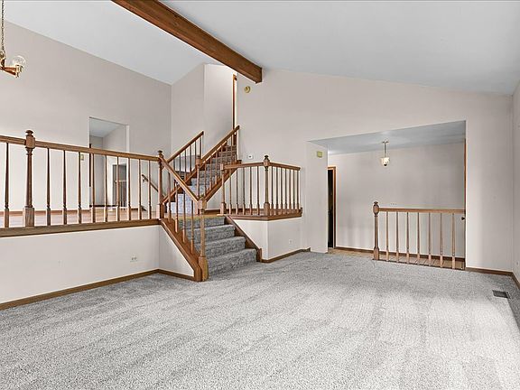 4th image of 29 Mayfair Ln