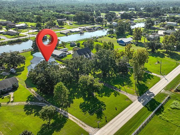 2nd image of 855 Aragon Rd