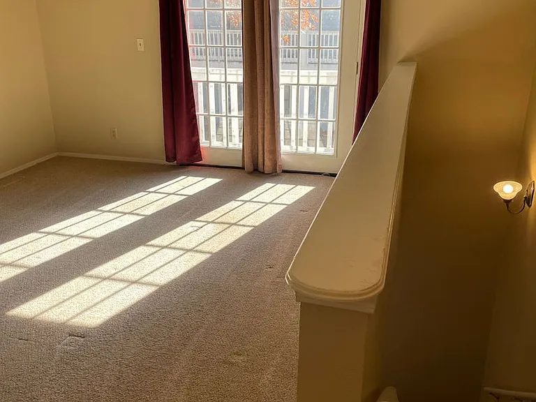 1037 E 57th Pl #5 — Photo 15