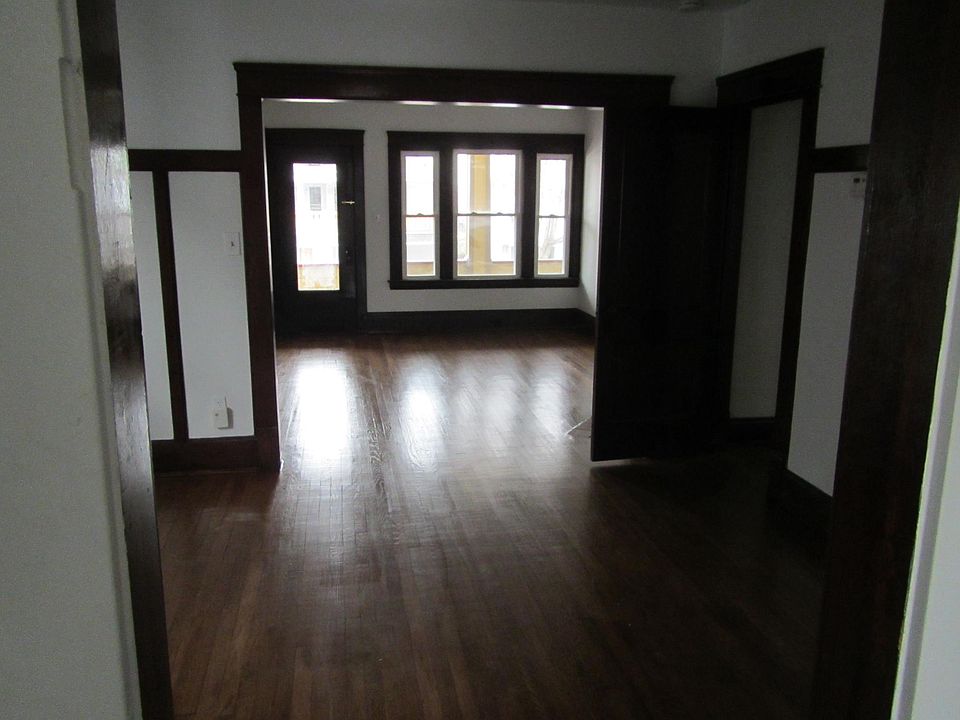 1st image of 1917 W 71st St