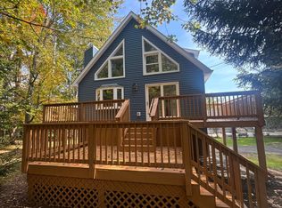 1059 Lakeland Dr, Lake Ariel, PA 18436